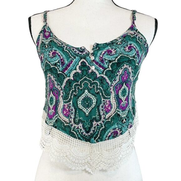 Polly & Esther Bohemian Crop Top Crochet Mandala Print - Picture 11 of 11